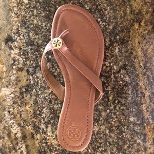 Tory Burch Leather Sandals/Flip Flops  - Size: 8.5